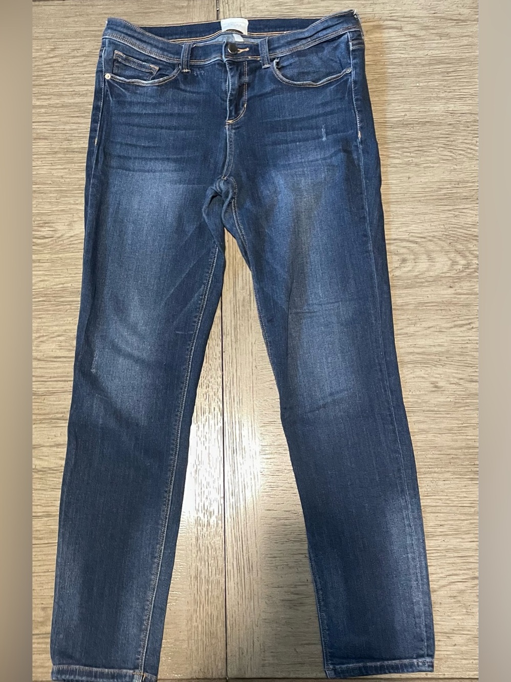 id:23 women’s jeans, size 29